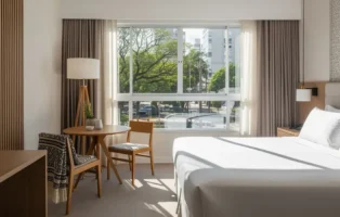 Veja 3 hotéis na rua XV de Novembro em Curitiba